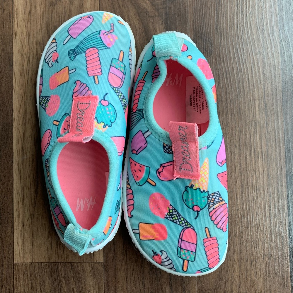H&M Water shoes toddler 8.5